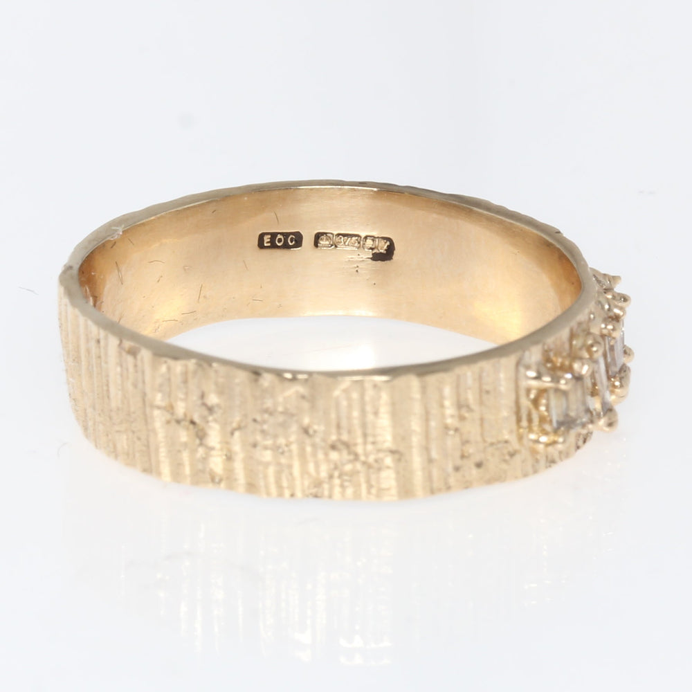 Load image into Gallery viewer, Gold ring with diamonds on a white background