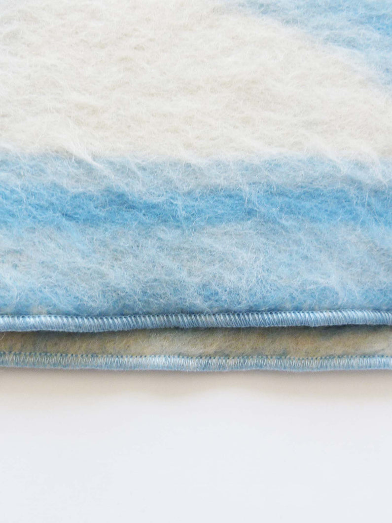 Load image into Gallery viewer, Kemkes Light Blue Wool Spencer L