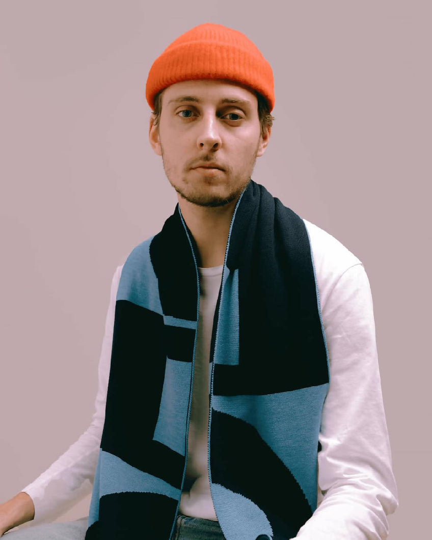 Load image into Gallery viewer, Skarv Multicolour Scarf Midnight