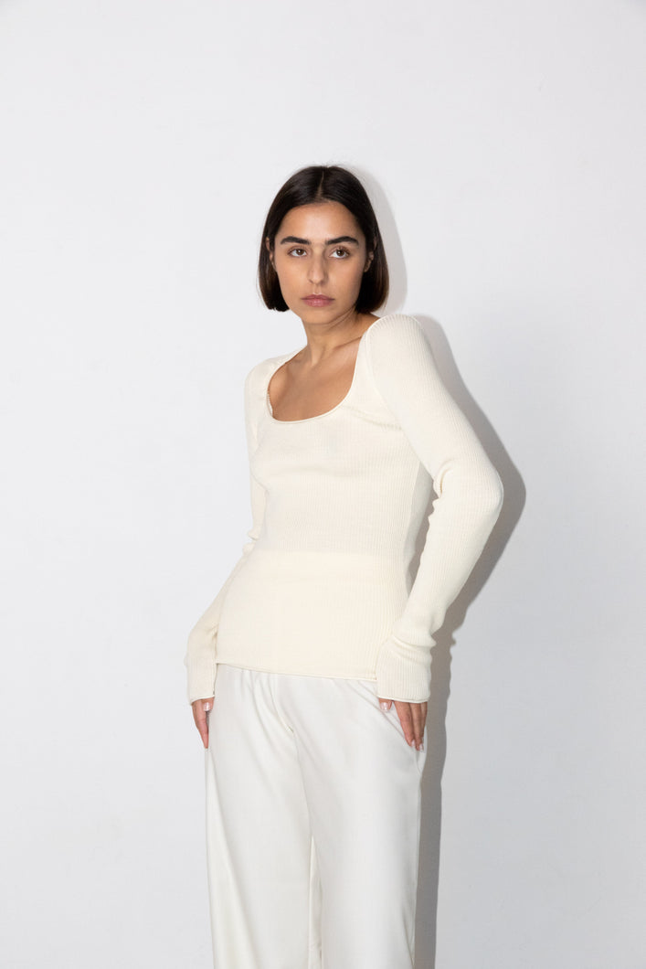 Load image into Gallery viewer, Rhea Cream Long sleeve Scoop Neck