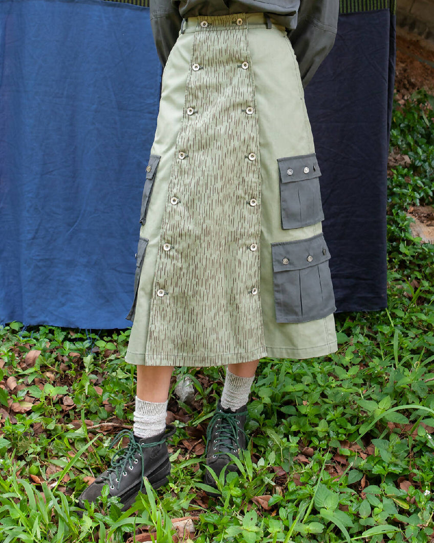 Load image into Gallery viewer, W&#39;menswear Fly Pocket Skirt in Rain Camo