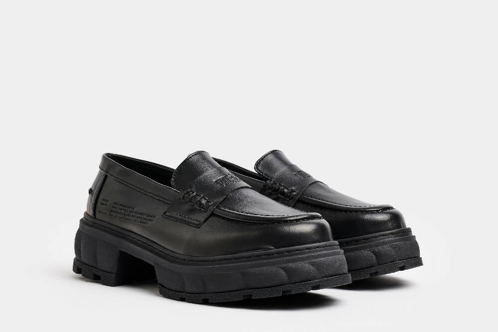 Load image into Gallery viewer, Virón Quantum Black Apple Loafer