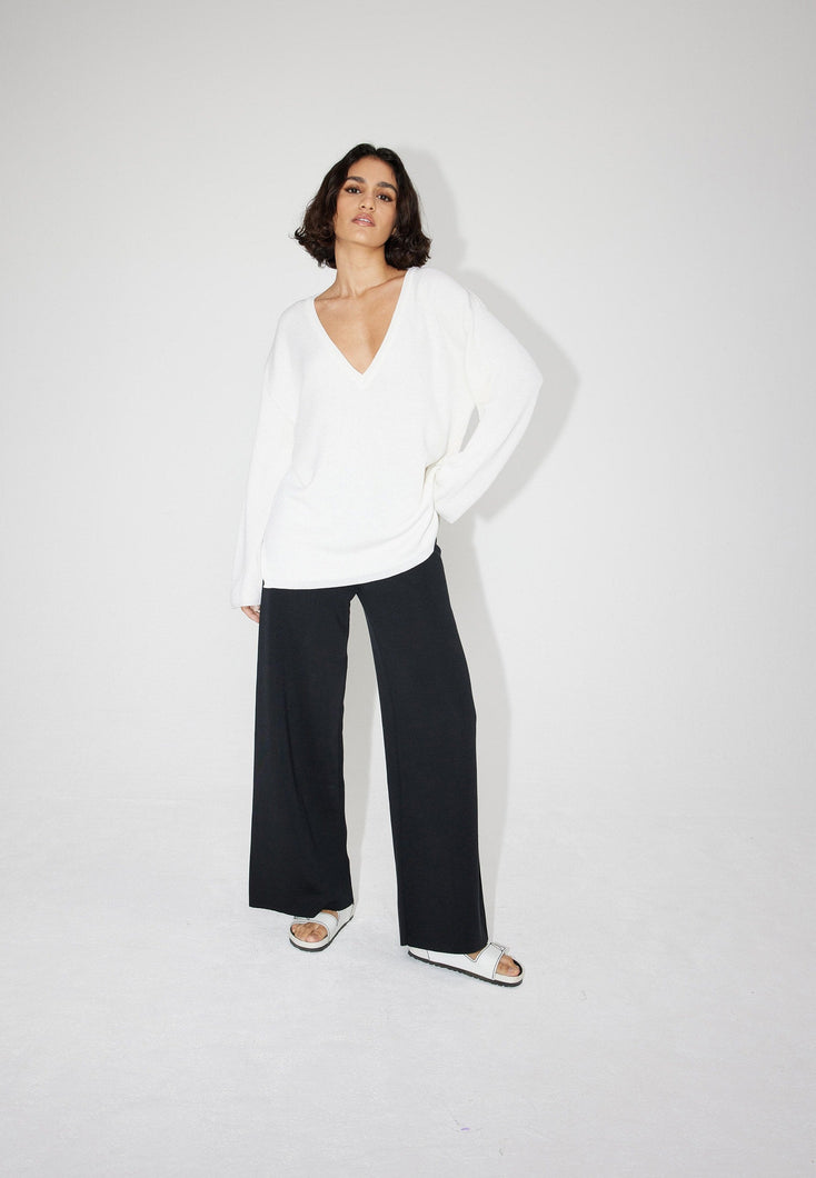 Load image into Gallery viewer, Rhea White V Neck Sweater
