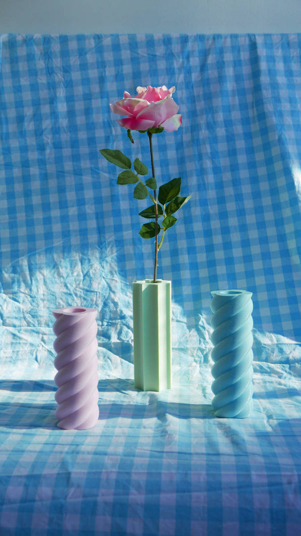 Load image into Gallery viewer, Tommaso Mirabella Roberti Spike Vase