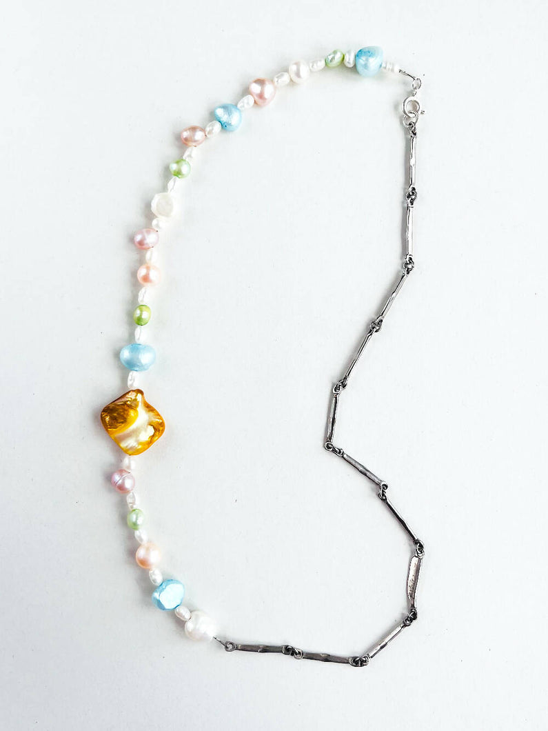 Load image into Gallery viewer, SHUV SHUV pearl and wild shell necklace