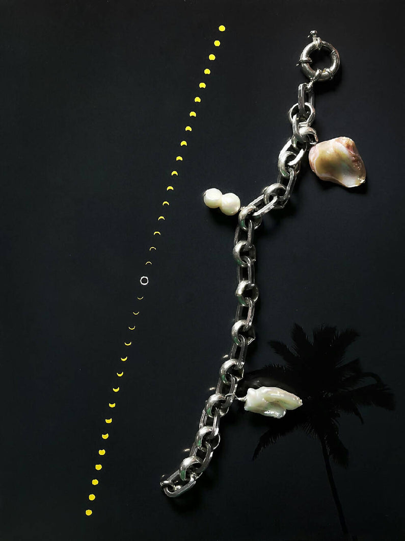 Load image into Gallery viewer, SHUV SHUV Chain and Pearl Necklace